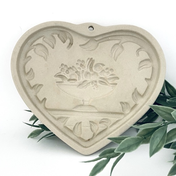 Pampered Chef Clay Cookie Mold 1999 Come To The Table Heart - Picture 1 of 5